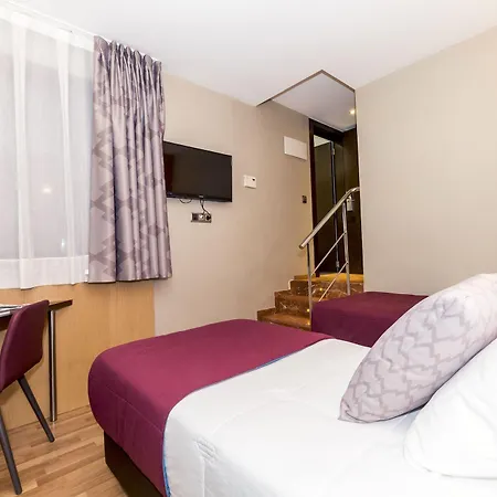Hotel Ronda Lesseps 4*