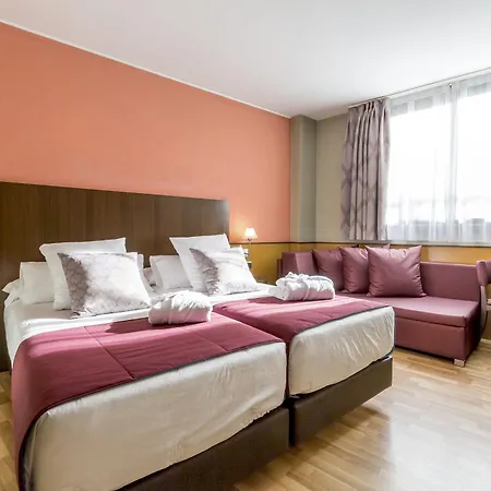 Hotel Ronda Lesseps 4*