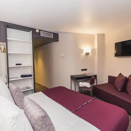 Ronda Lesseps Hotel