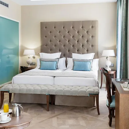 Colón Hotel 5*