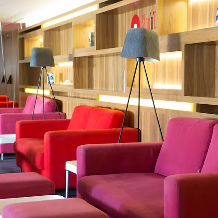 Moxy Hotel 4*
