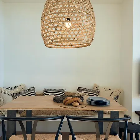 Lägenhet Sapo - Two Bedroom In The Heart Of