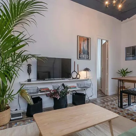 Elegant 4 Bedrooms 3 Bathrooms Catalan