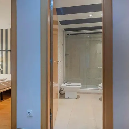 2 Bedroom With Balcony In Eixample 1-1