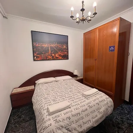 Familiar Sants Bed & Breakfast