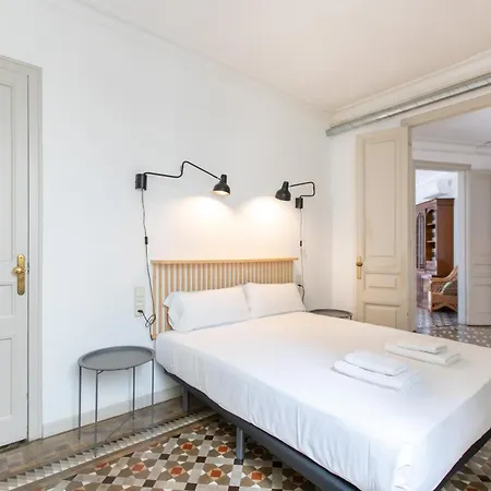 B41 - Grandes Grupos En Bcn Centro Apartment *