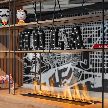 Moxy 4*