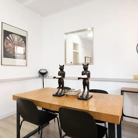 Sagrada Familia Comfy Appartement *