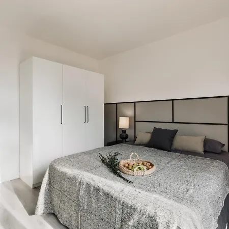 Aliga - 3 Bedroom And Pool In Les Corts Barcelone
