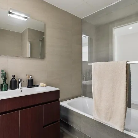 Aliga - 3 Bedroom And Pool In Les Corts Appartement *