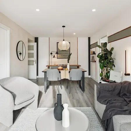 Aliga - 3 Bedroom And Pool In Les Corts Appartement Barcelone