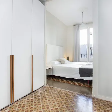 Apartman 4bedroom With Balcony In Ramblas 1 1