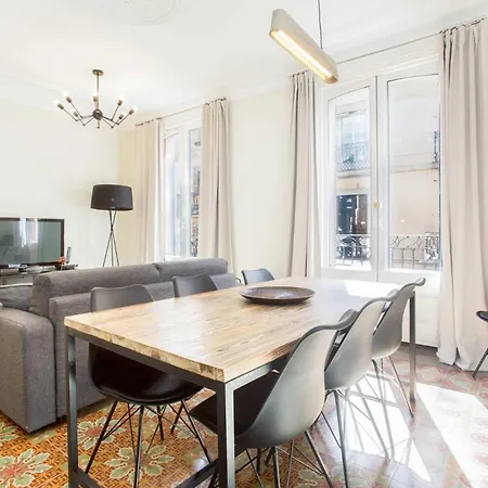 Apartman 4bedroom With Balcony In Ramblas 1 1 Barcelona