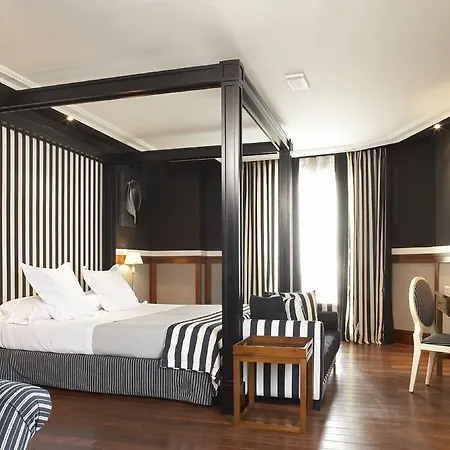 1898 Hotel 4*