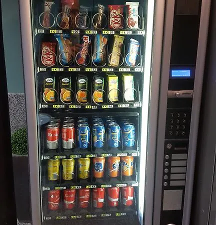 オスタル オペラランブラス ゲストハウス 2*