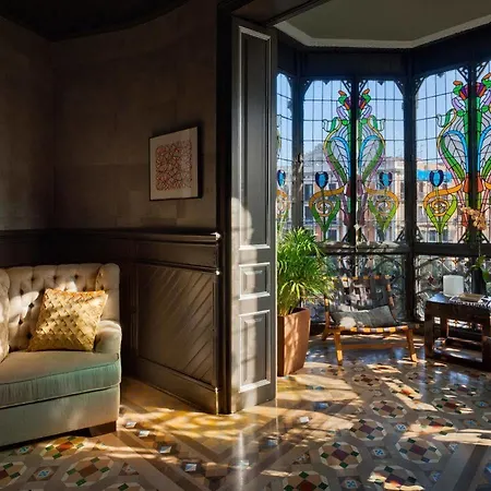 Ξενοδοχείο Around Exclusive 4*