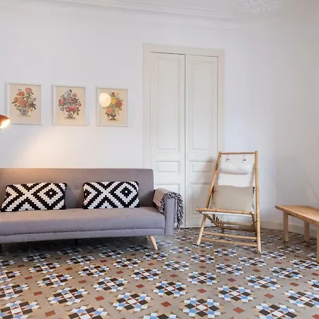 B32-sunny And Modernist For Groups In Center * Barcelona