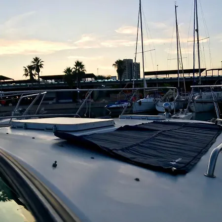 Botel Yacht Experience Barcelona