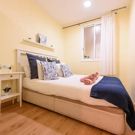 Apartament Ramblasrentals Chic & Spacious Flat Pool Table 15m Ramblas - Parking - Wifi