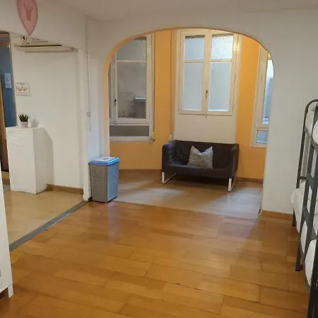 Diagonal House Hostel Barcelona