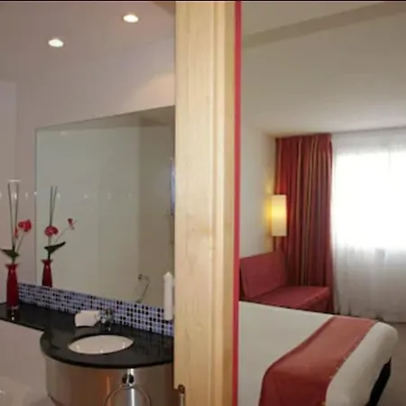 Holiday Express City 22@ By Ihg Отель