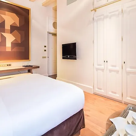 Do Placa Reial Powered By Sonder Barcelona