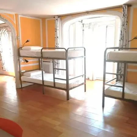 Diagonal House Hostel *