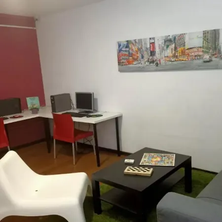 Hostel Diagonal House *