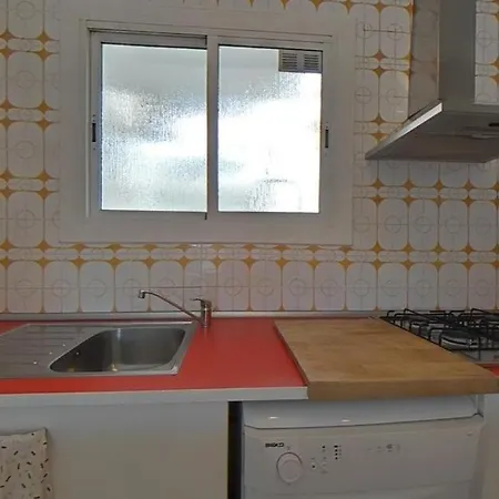 Near Clot & Sagrada Familia Apartment *