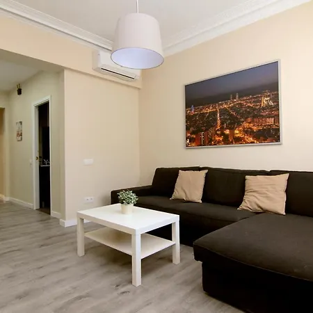 Felip II - Spacious And Quiet Apartments & One With Private Terrace Appartement Barcelone