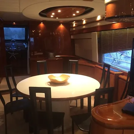 Tekne Leigh Yacht Barselona
