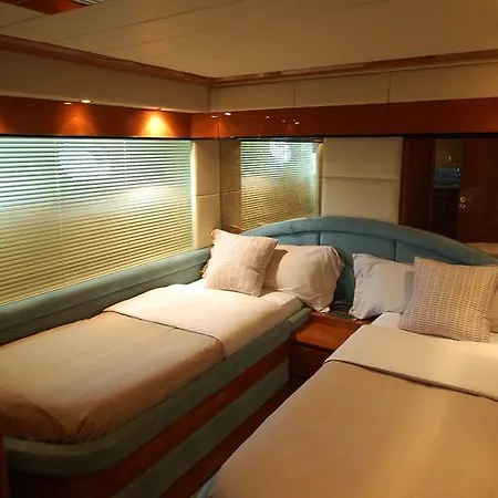 Leigh Yacht *