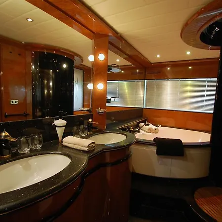 Leigh Yacht * Barselona