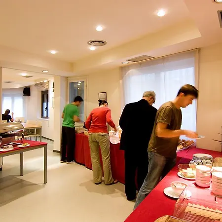 Hostel Residencia D'investigadors *