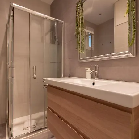 Pere Serafi 2 Bedroom Apartment