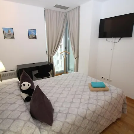 Habitación en casa particular Gran Via *