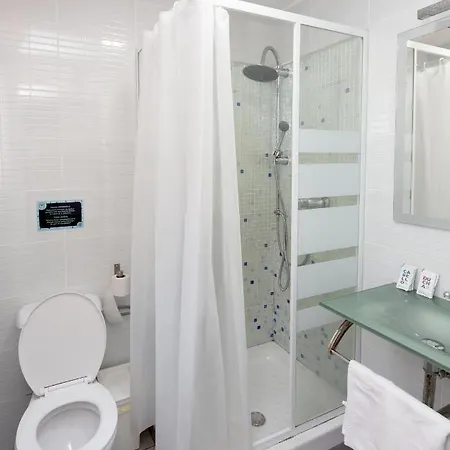 Easy Sants By Bossh! (adults Only) * Barcelona