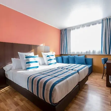 Holiday home Habitacion Con Dos Camas En Hotel Ronda Lesseps