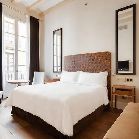 Do Placa Reial Powered By Sonder 5* Barcelona