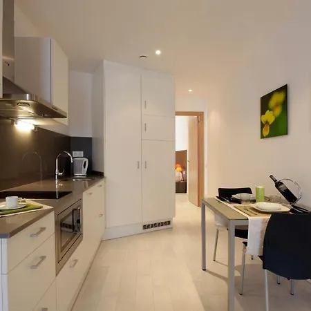 Fisa Rentals Les Corts Apartment *