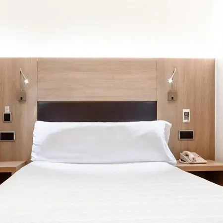 Lleo Hotel