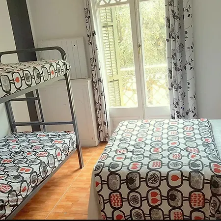 Diagonal House Hostel *