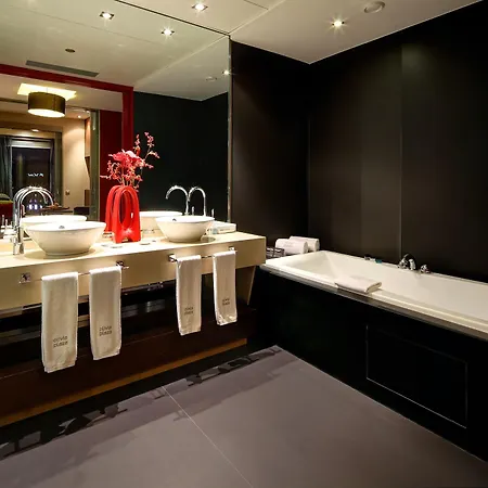 Olivia Plaza 4*