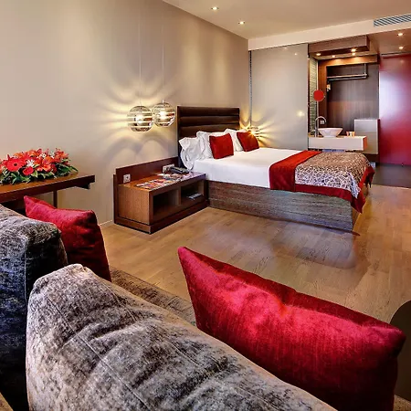 Olivia Plaza Hotel