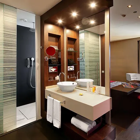 Olivia Plaza Hotel
