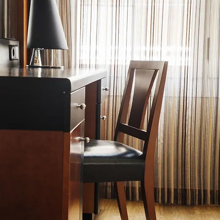 Derby Hotel 4*