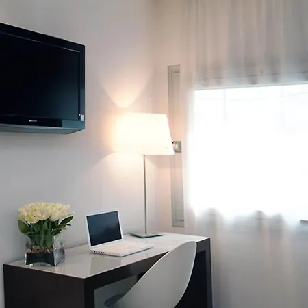 Actual Hotel