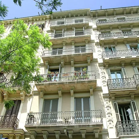 Aparthotel Grandom 4*