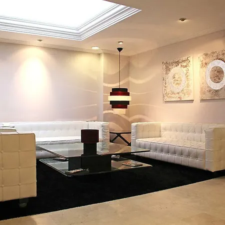 Abbot Hotel 4*