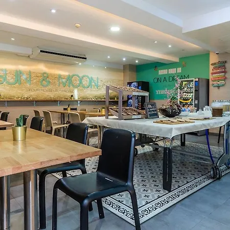 Albergue Sun & Moon Barcelona